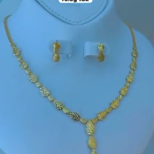 Parure en or 18 carats, 15.6 g